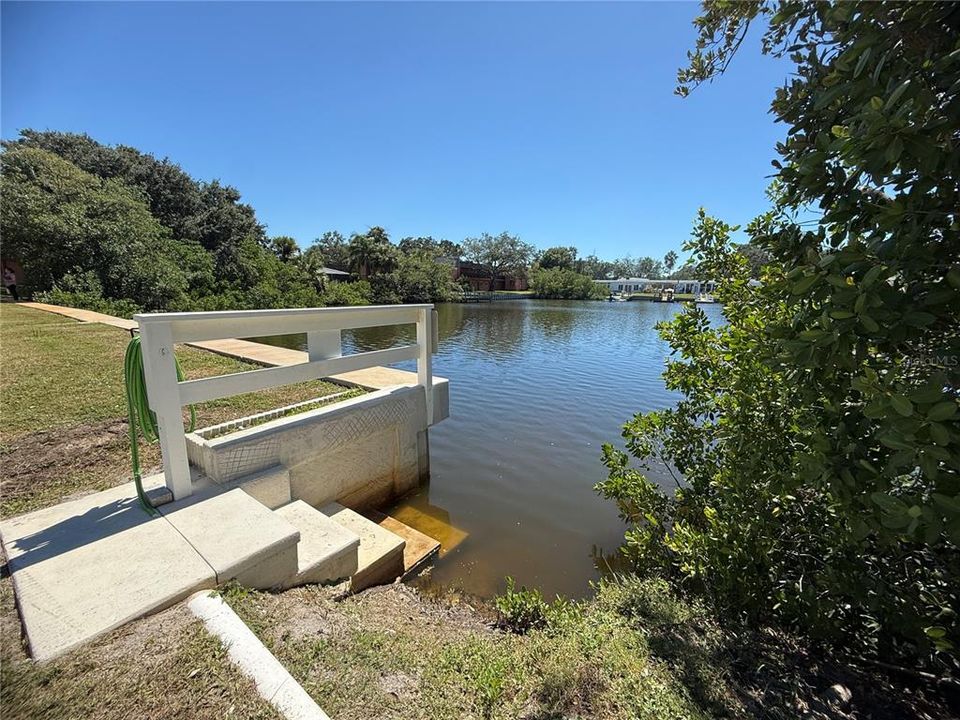 For Sale: $113,000 (1 beds, 1 baths, 700 Square Feet)