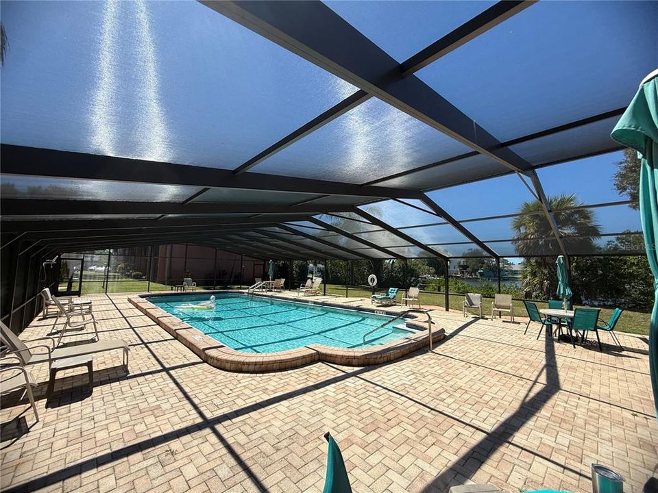 For Sale: $113,000 (1 beds, 1 baths, 700 Square Feet)
