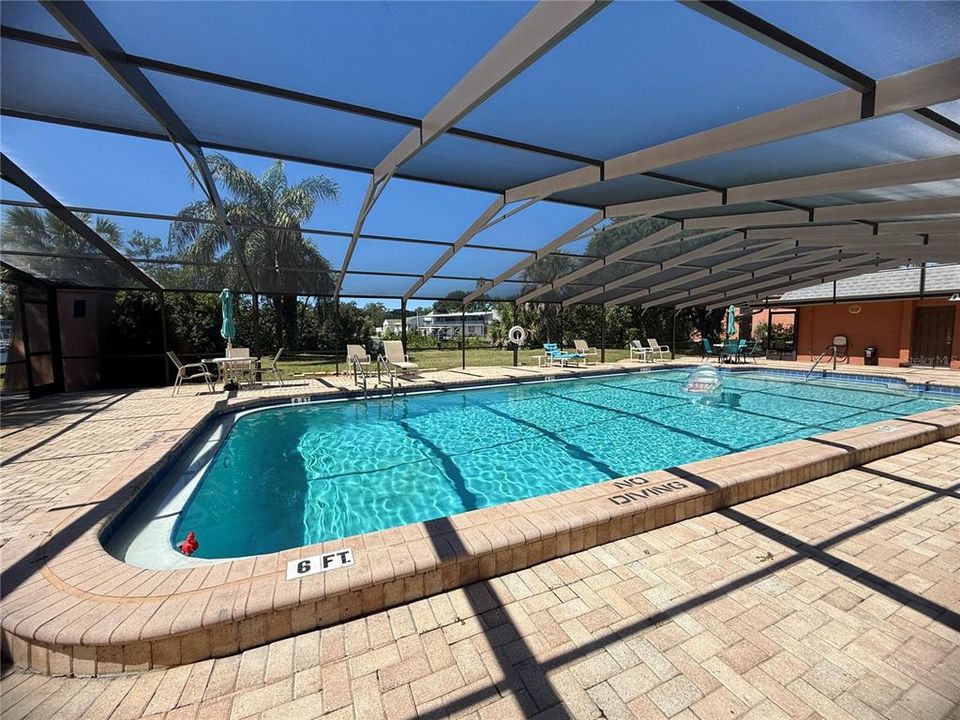 For Sale: $113,000 (1 beds, 1 baths, 700 Square Feet)
