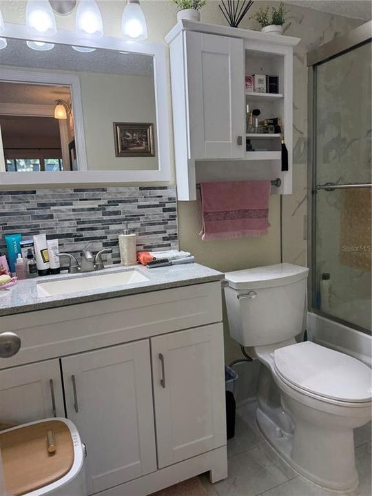 For Sale: $113,000 (1 beds, 1 baths, 700 Square Feet)