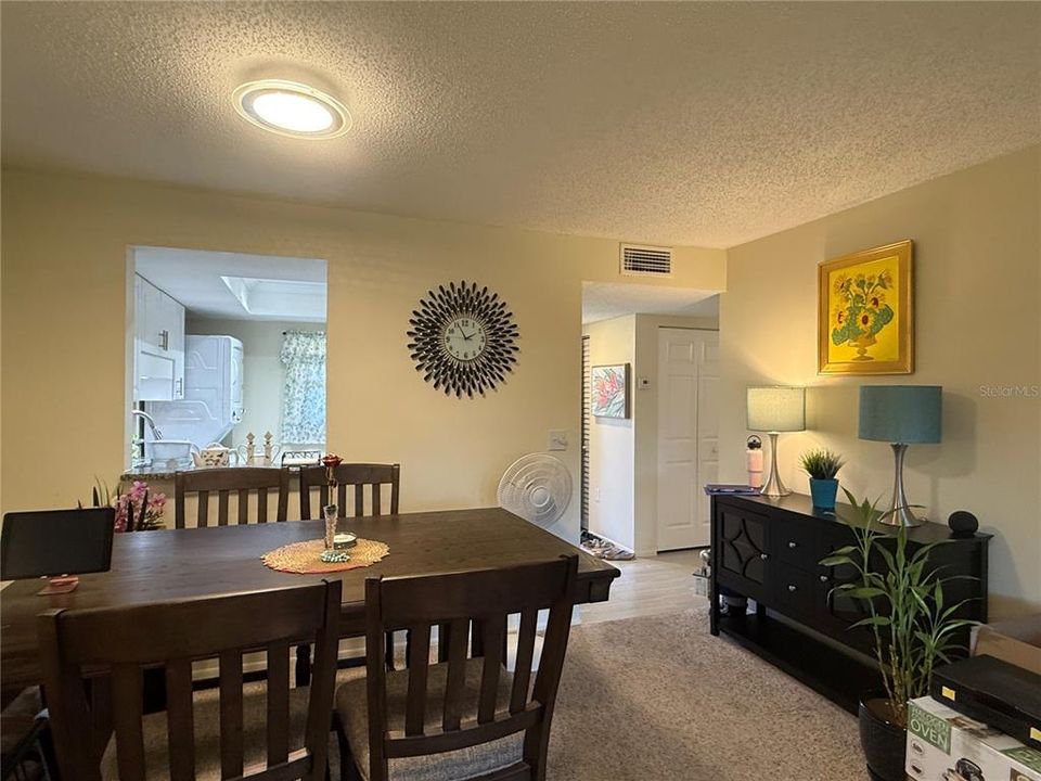 For Sale: $113,000 (1 beds, 1 baths, 700 Square Feet)