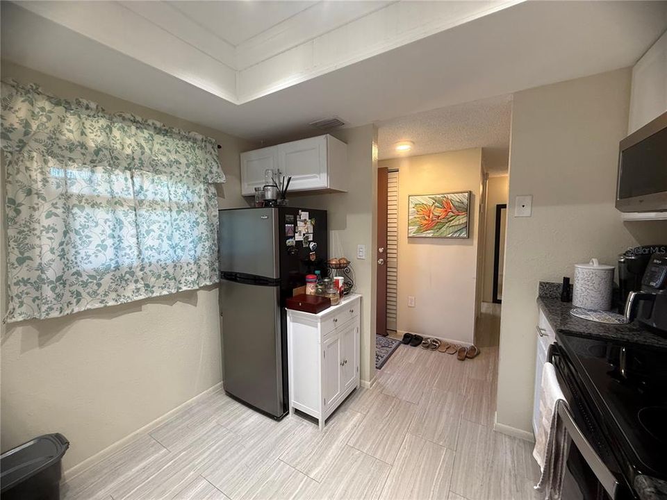 For Sale: $113,000 (1 beds, 1 baths, 700 Square Feet)