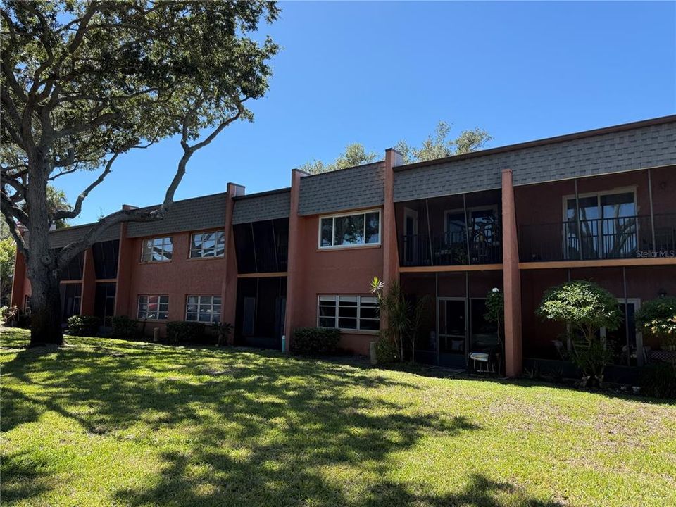 For Sale: $113,000 (1 beds, 1 baths, 700 Square Feet)
