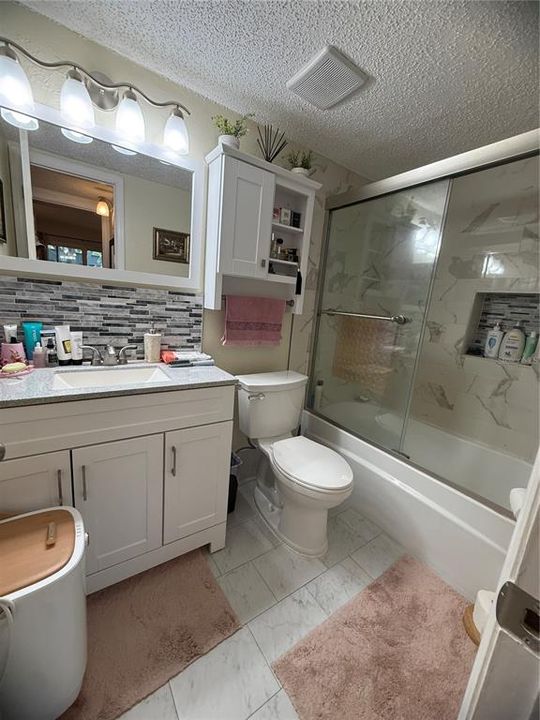 For Sale: $113,000 (1 beds, 1 baths, 700 Square Feet)