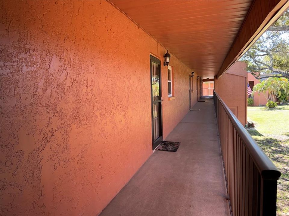 For Sale: $113,000 (1 beds, 1 baths, 700 Square Feet)