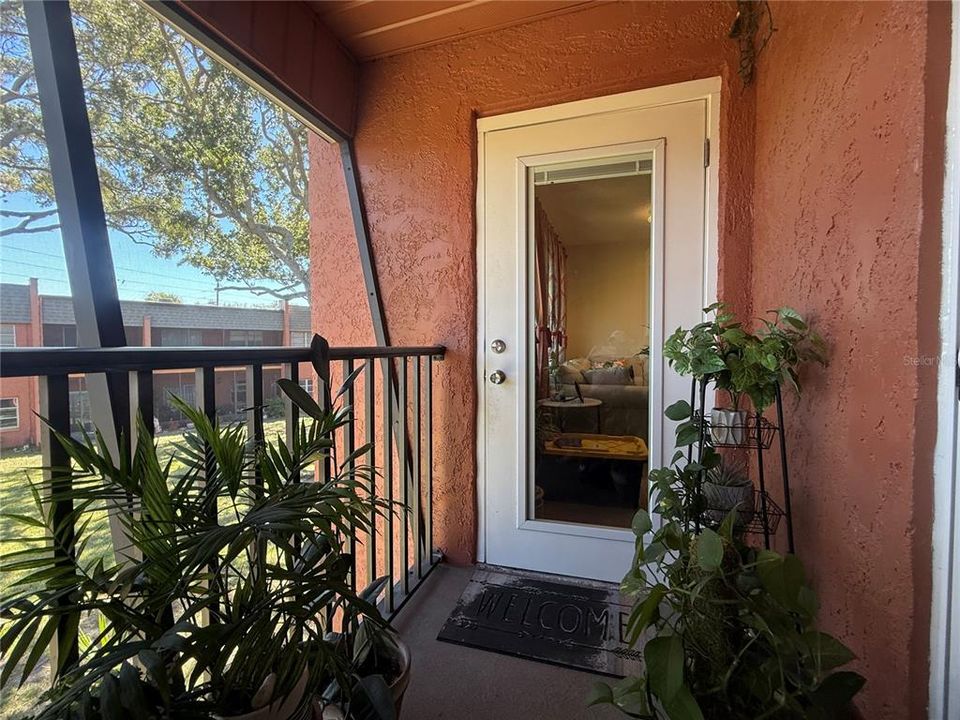 For Sale: $113,000 (1 beds, 1 baths, 700 Square Feet)