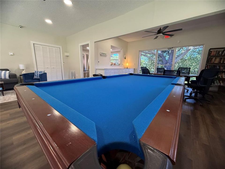 For Sale: $113,000 (1 beds, 1 baths, 700 Square Feet)