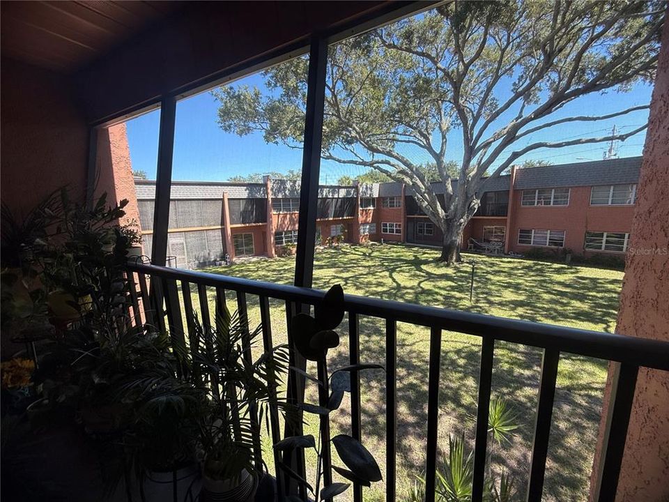 For Sale: $113,000 (1 beds, 1 baths, 700 Square Feet)