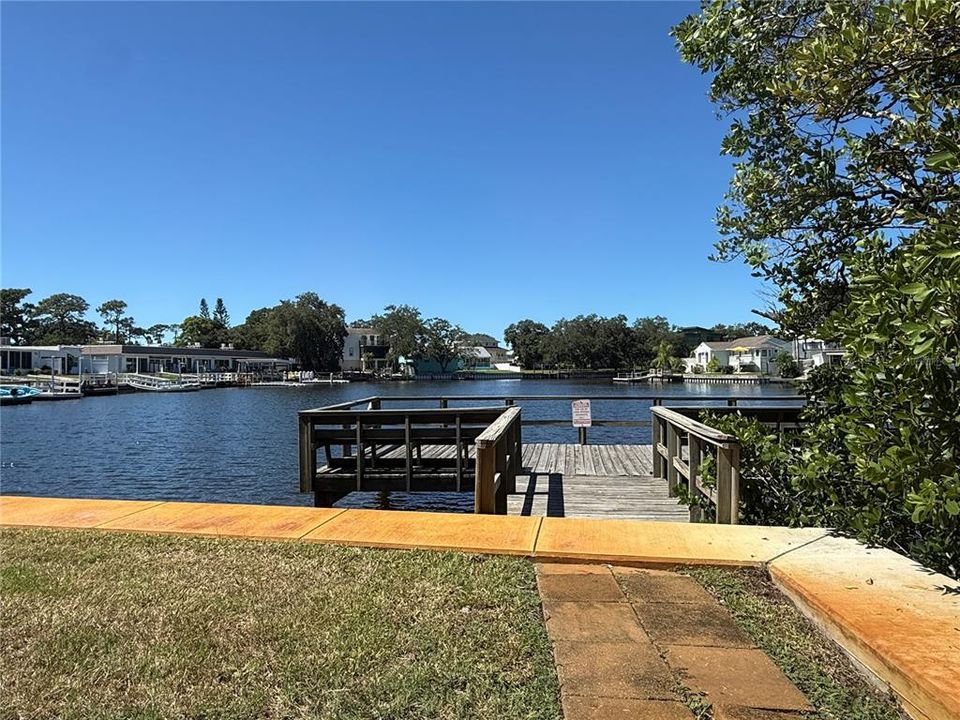 For Sale: $113,000 (1 beds, 1 baths, 700 Square Feet)