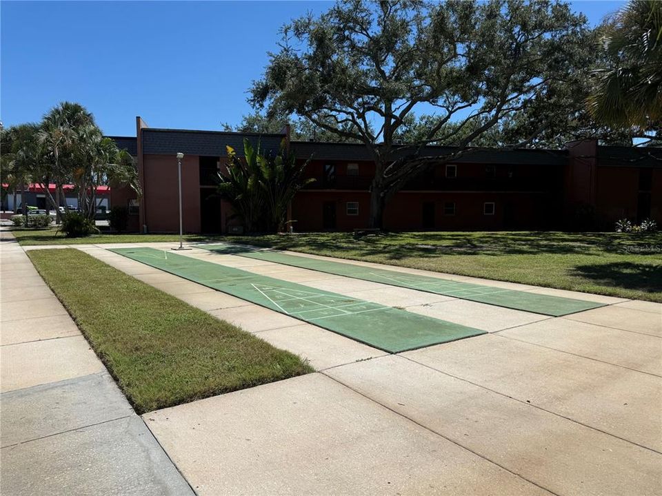 For Sale: $113,000 (1 beds, 1 baths, 700 Square Feet)
