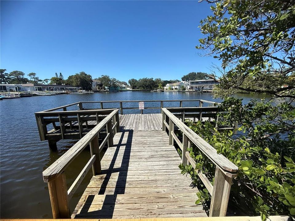 For Sale: $113,000 (1 beds, 1 baths, 700 Square Feet)