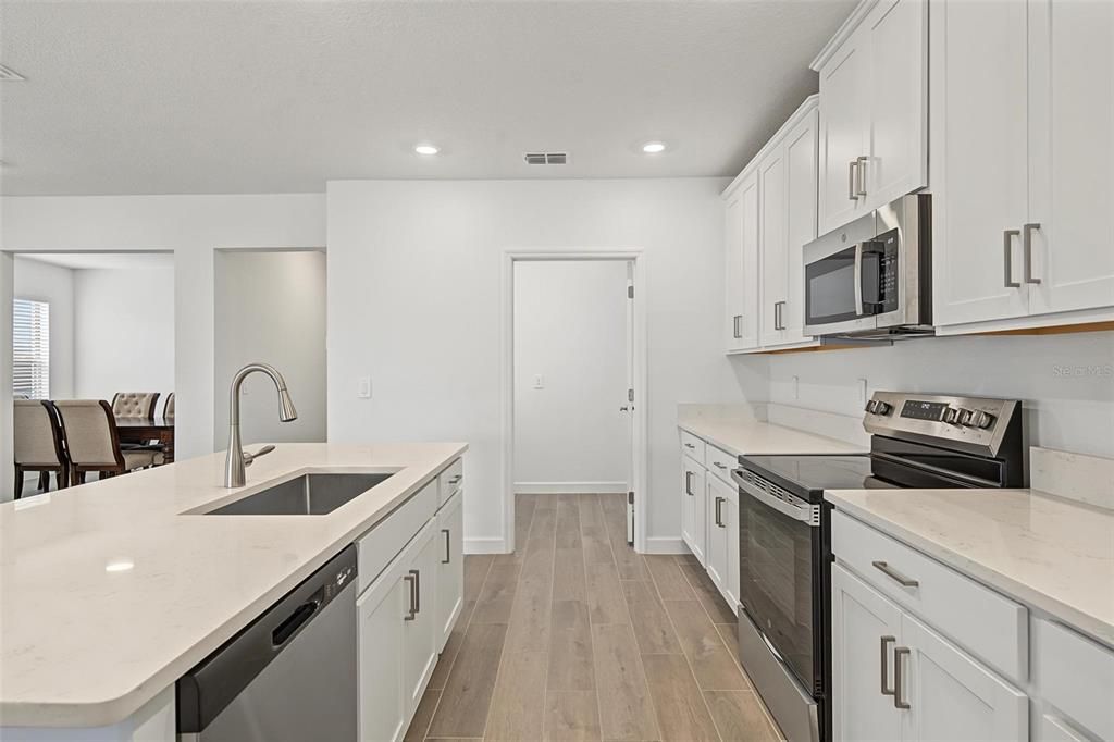 En Venta: $275,000 (2 camas, 2 baños, 1616 Pies cuadrados)