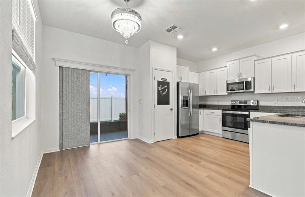 For Rent: $2,100 (2 beds, 2 baths, 1541 Square Feet)
