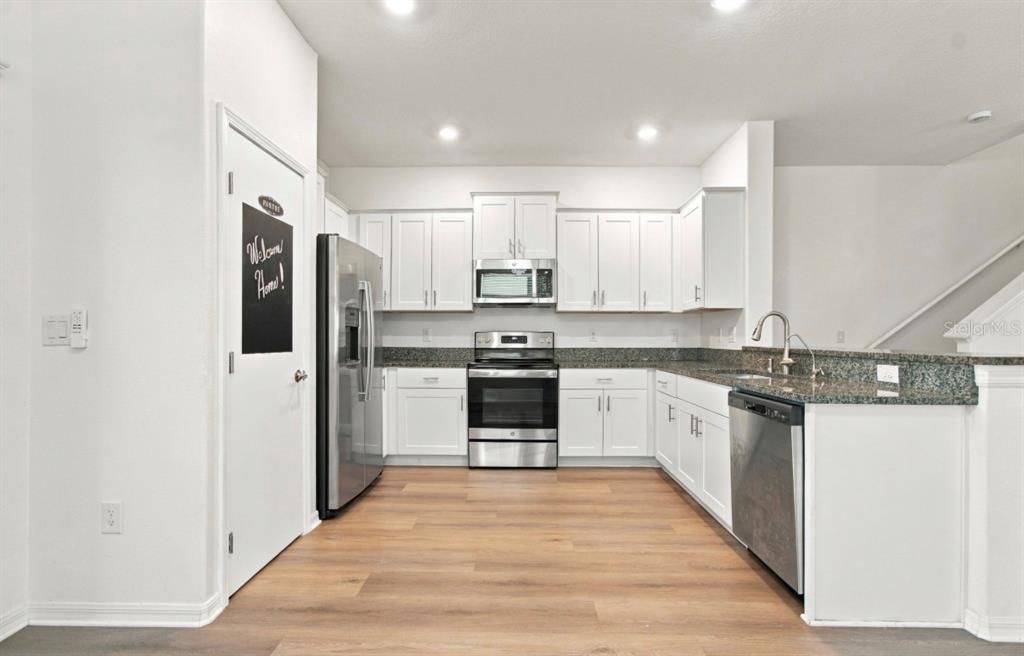 For Rent: $2,100 (2 beds, 2 baths, 1541 Square Feet)