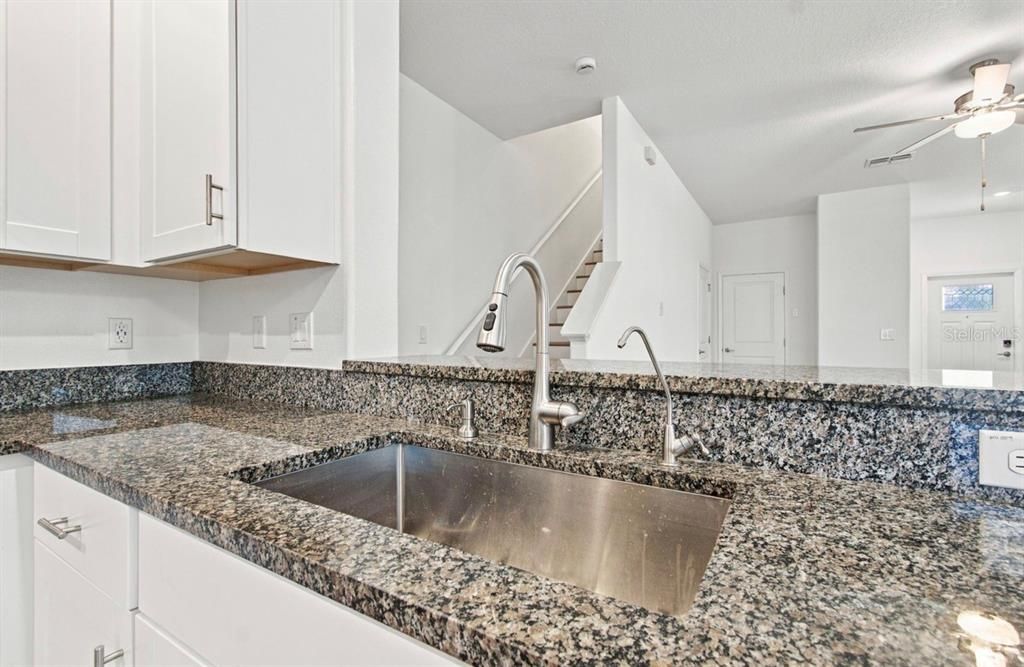 For Rent: $2,100 (2 beds, 2 baths, 1541 Square Feet)