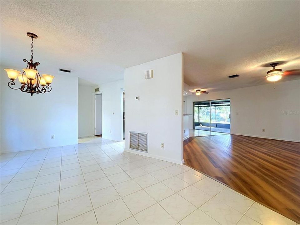 For Sale: $370,000 (3 beds, 2 baths, 1633 Square Feet)