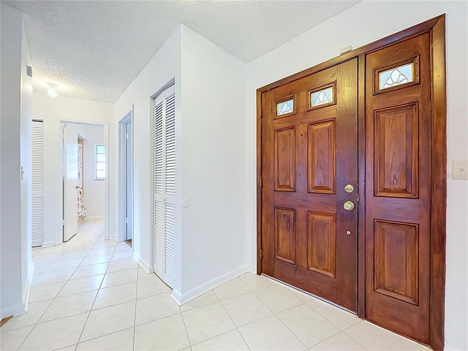 For Sale: $370,000 (3 beds, 2 baths, 1633 Square Feet)