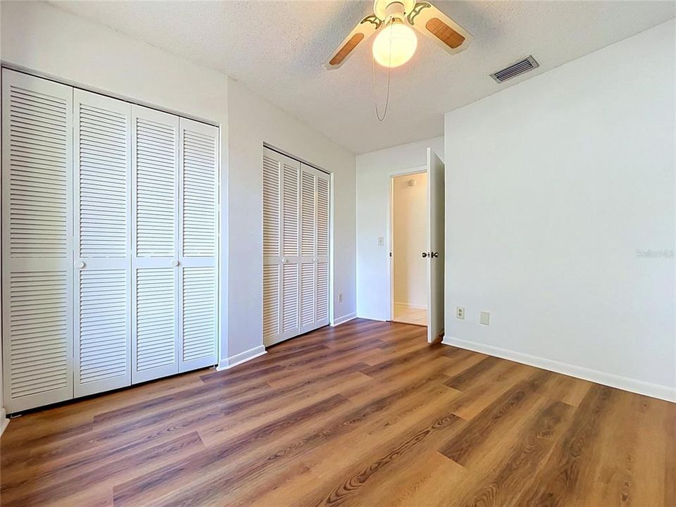 For Sale: $370,000 (3 beds, 2 baths, 1633 Square Feet)
