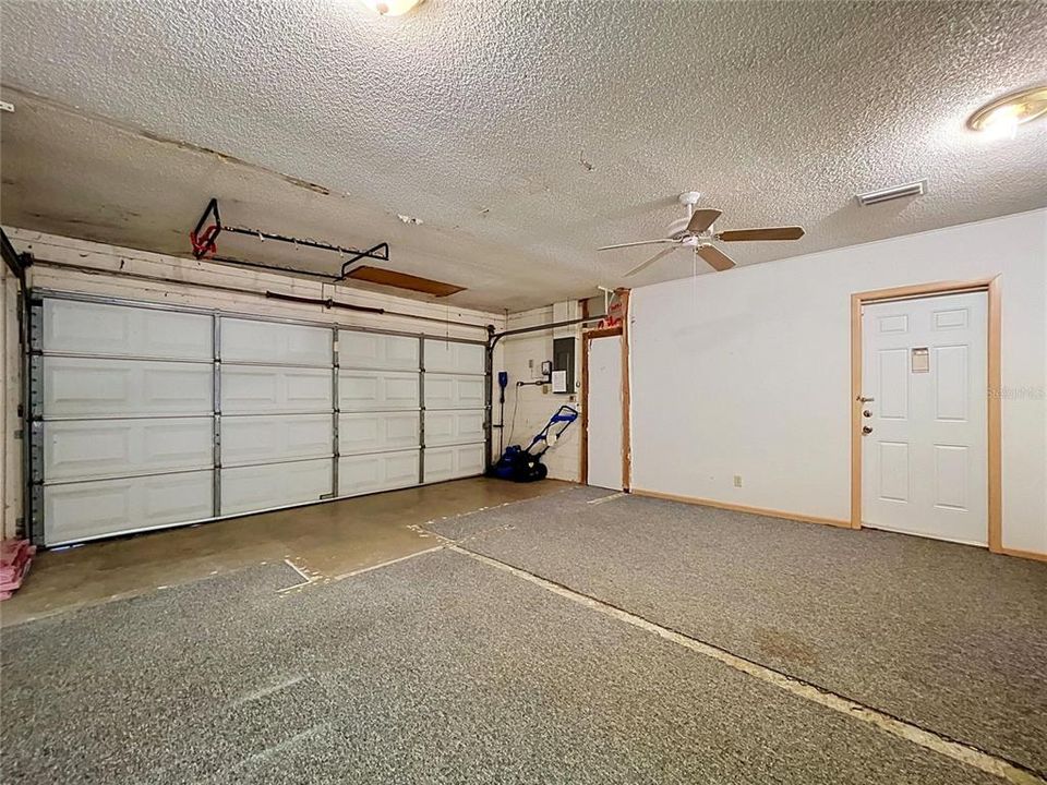 For Sale: $370,000 (3 beds, 2 baths, 1633 Square Feet)