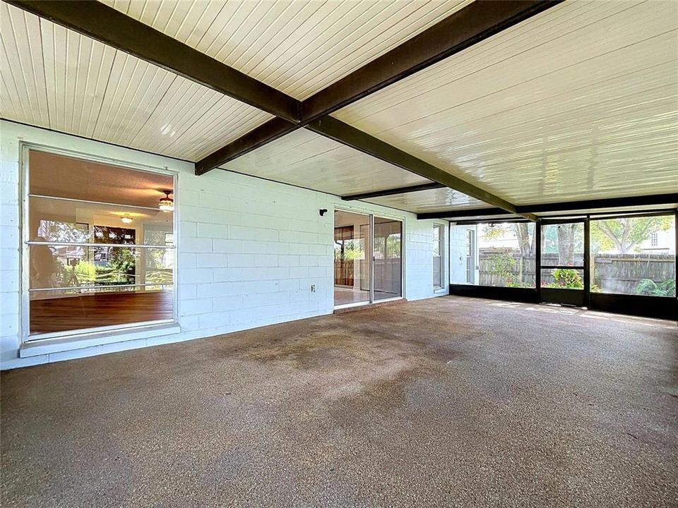 For Sale: $370,000 (3 beds, 2 baths, 1633 Square Feet)