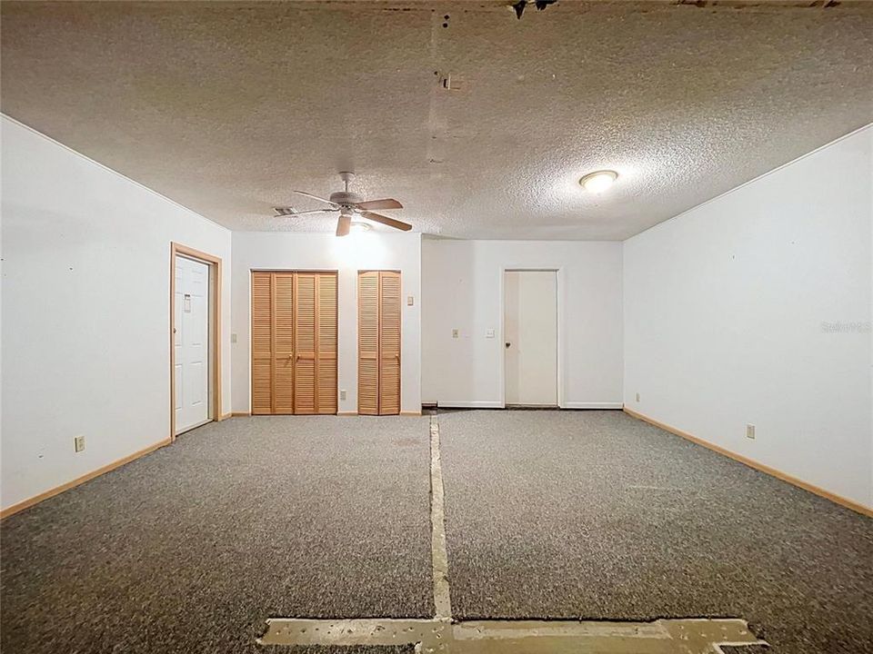 For Sale: $370,000 (3 beds, 2 baths, 1633 Square Feet)