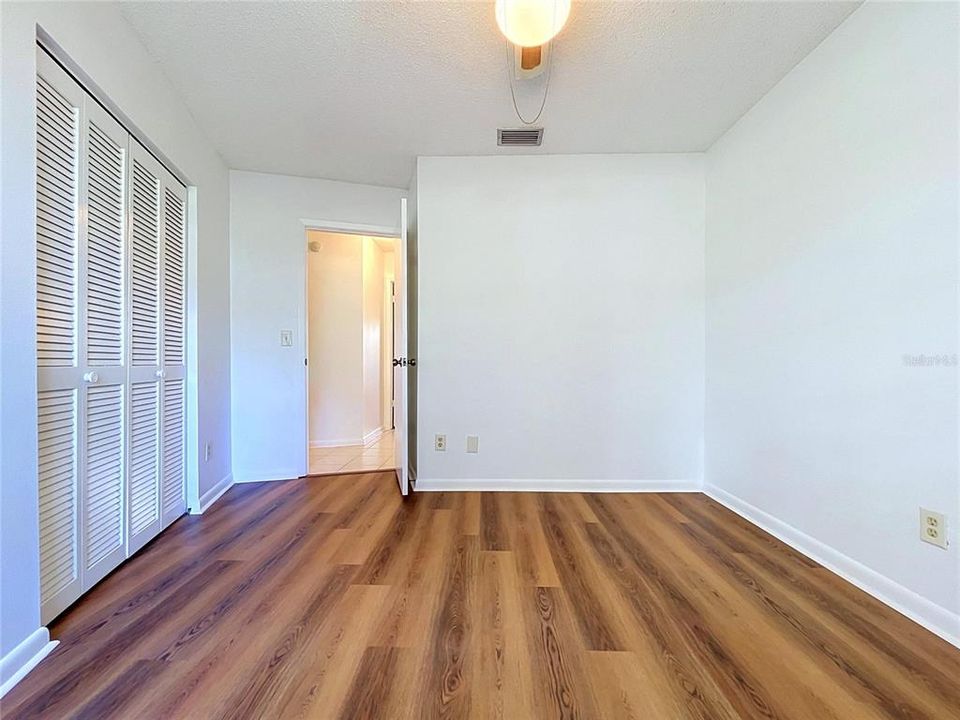 For Sale: $370,000 (3 beds, 2 baths, 1633 Square Feet)