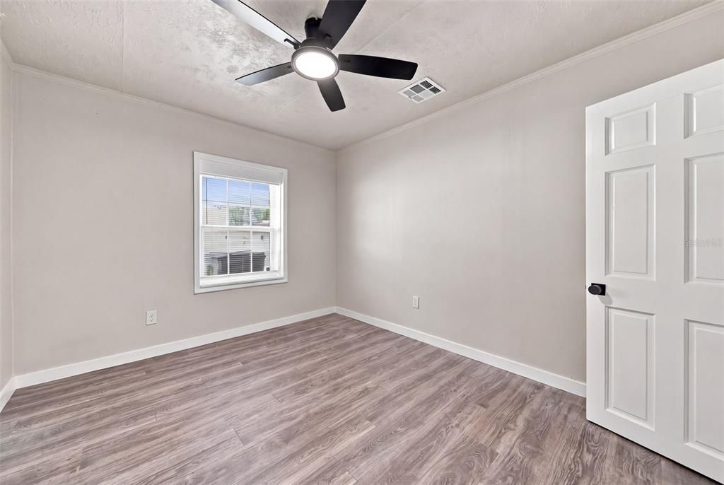 For Sale: $289,900 (3 beds, 2 baths, 921 Square Feet)