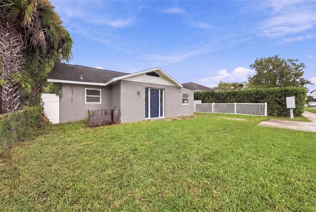 For Sale: $289,900 (3 beds, 2 baths, 921 Square Feet)