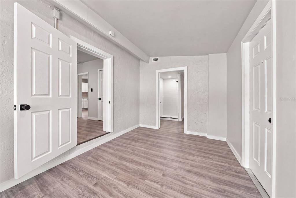 For Sale: $289,900 (3 beds, 2 baths, 921 Square Feet)