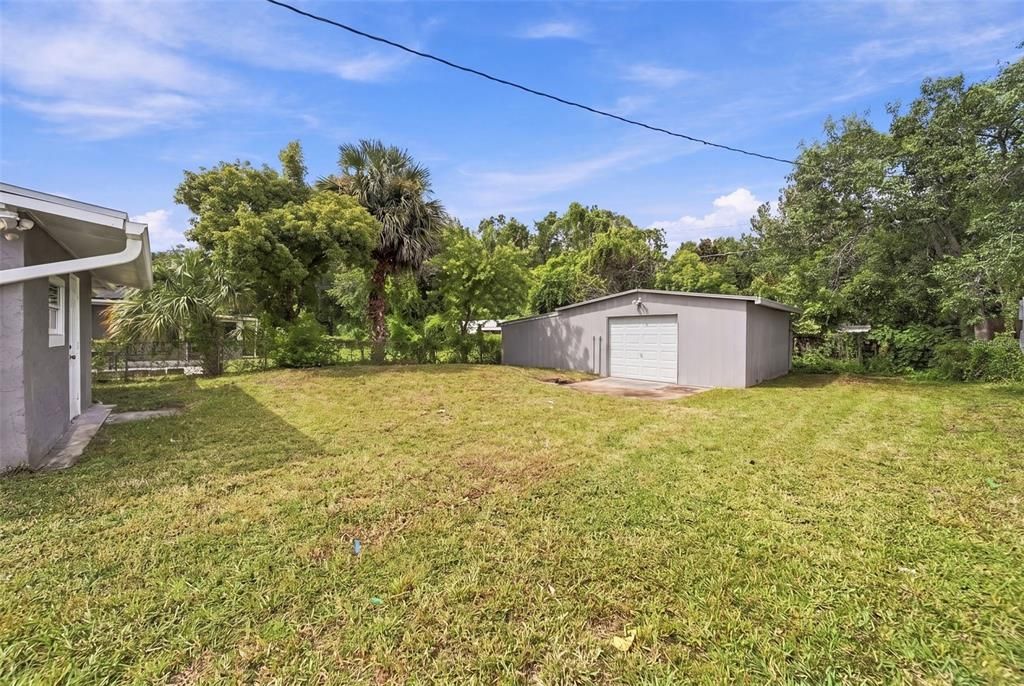 For Sale: $289,900 (3 beds, 2 baths, 921 Square Feet)