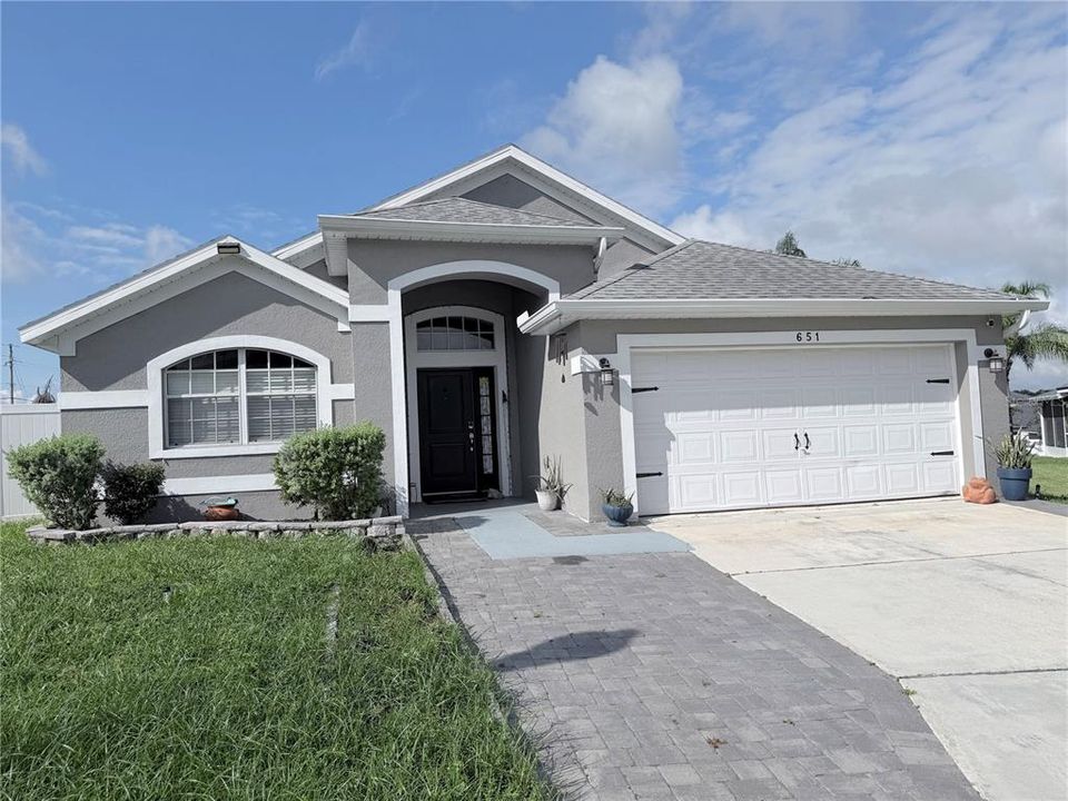 For Rent: $2,450 (3 beds, 2 baths, 1644 Square Feet)
