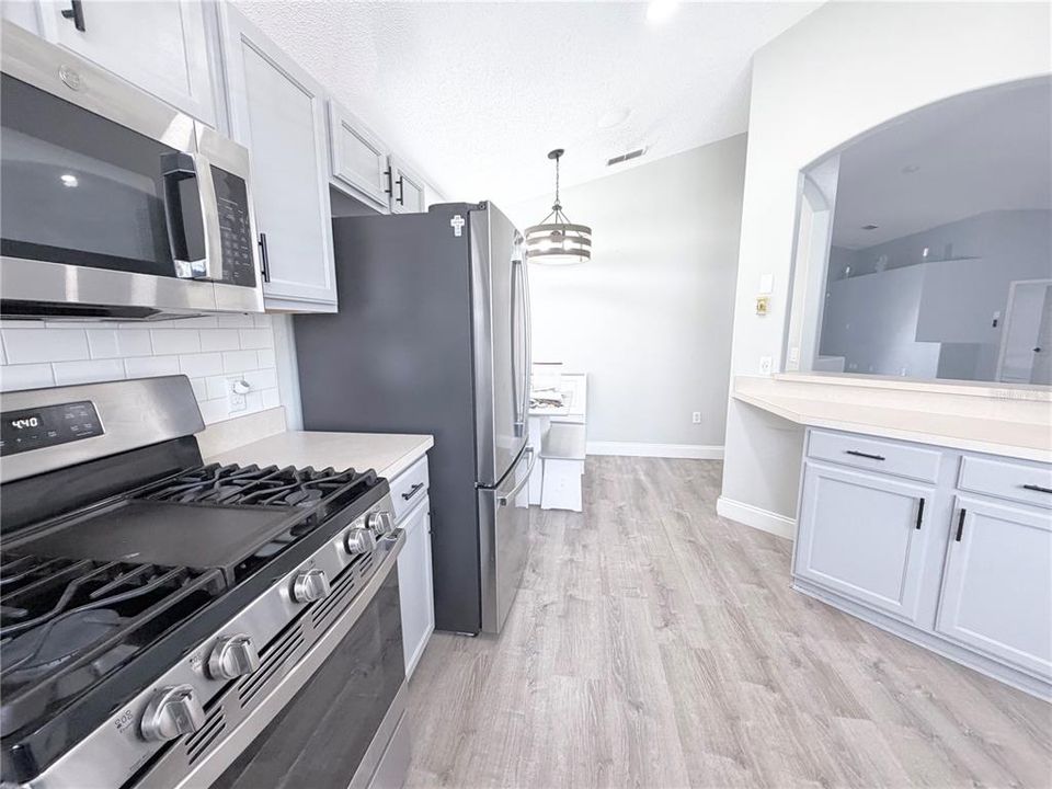 For Rent: $2,450 (3 beds, 2 baths, 1644 Square Feet)