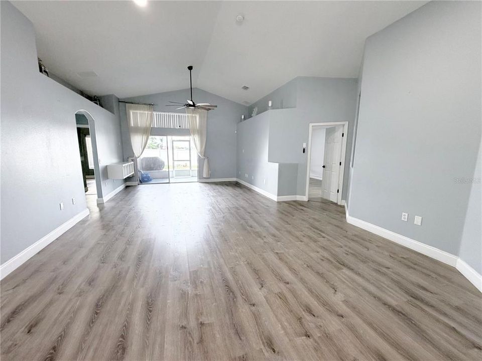 For Rent: $2,450 (3 beds, 2 baths, 1644 Square Feet)