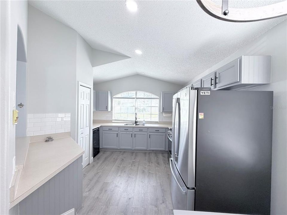 For Rent: $2,450 (3 beds, 2 baths, 1644 Square Feet)