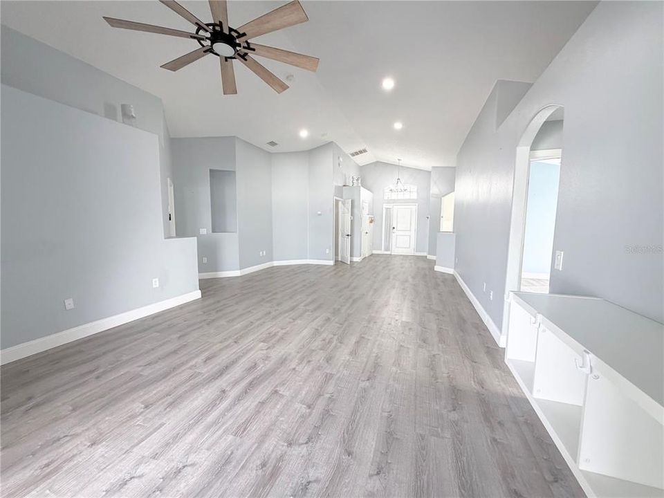 For Rent: $2,450 (3 beds, 2 baths, 1644 Square Feet)