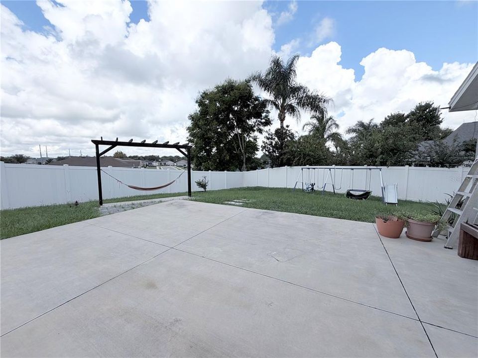 For Rent: $2,450 (3 beds, 2 baths, 1644 Square Feet)