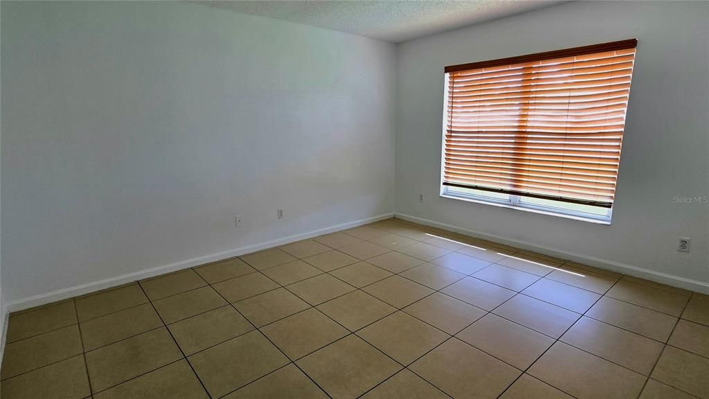 For Rent: $2,100 (3 beds, 2 baths, 1434 Square Feet)
