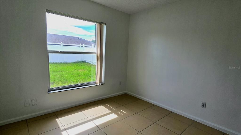 For Rent: $2,100 (3 beds, 2 baths, 1434 Square Feet)