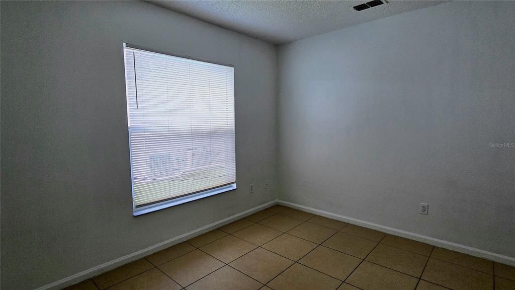 For Rent: $2,100 (3 beds, 2 baths, 1434 Square Feet)