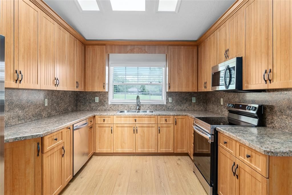 En Renta: $2,975 (3 camas, 2 baños, 1818 Pies cuadrados)