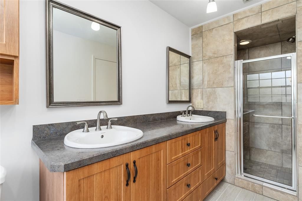 En Renta: $2,975 (3 camas, 2 baños, 1818 Pies cuadrados)