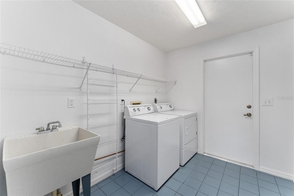 En Renta: $2,975 (3 camas, 2 baños, 1818 Pies cuadrados)