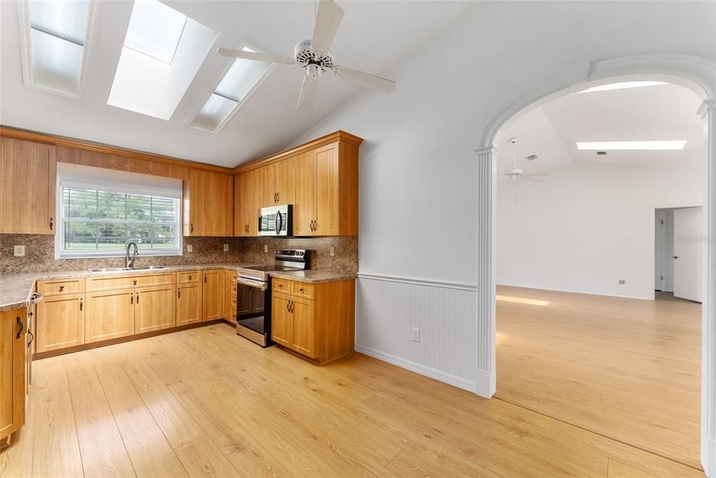 En Renta: $2,975 (3 camas, 2 baños, 1818 Pies cuadrados)