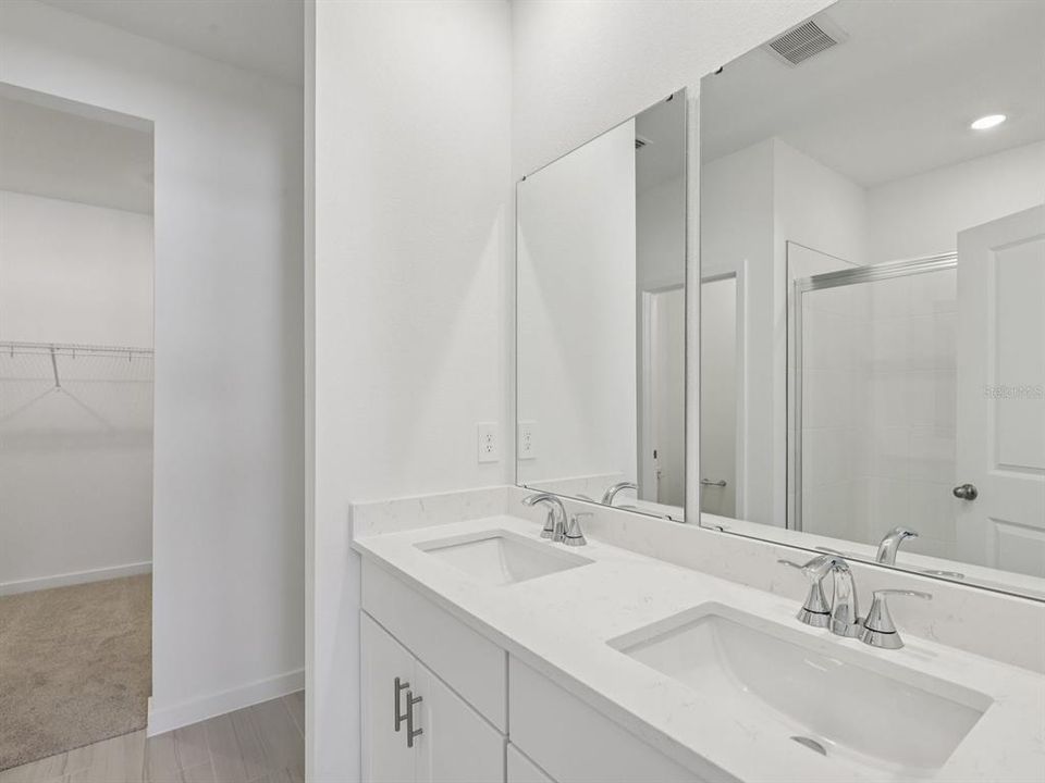 На продажу: $399,990 (4 спален, 3 ванн, 2193 Квадратных фут)