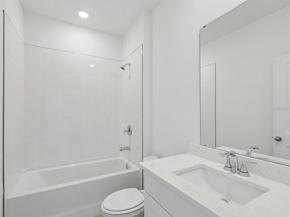 На продажу: $399,990 (4 спален, 3 ванн, 2193 Квадратных фут)