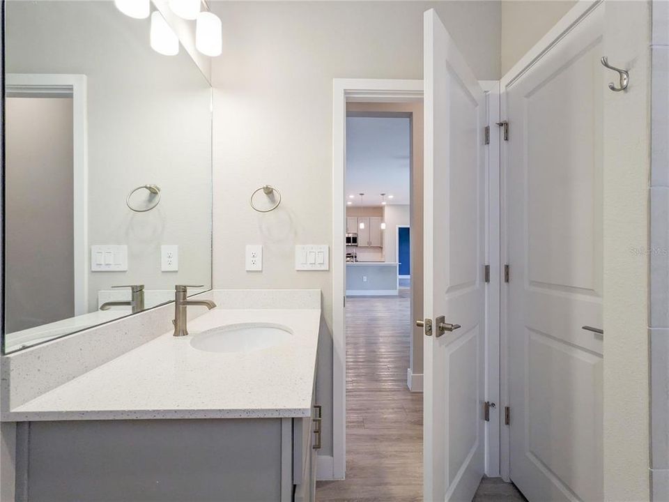 For Rent: $2,195 (3 beds, 2 baths, 1753 Square Feet)