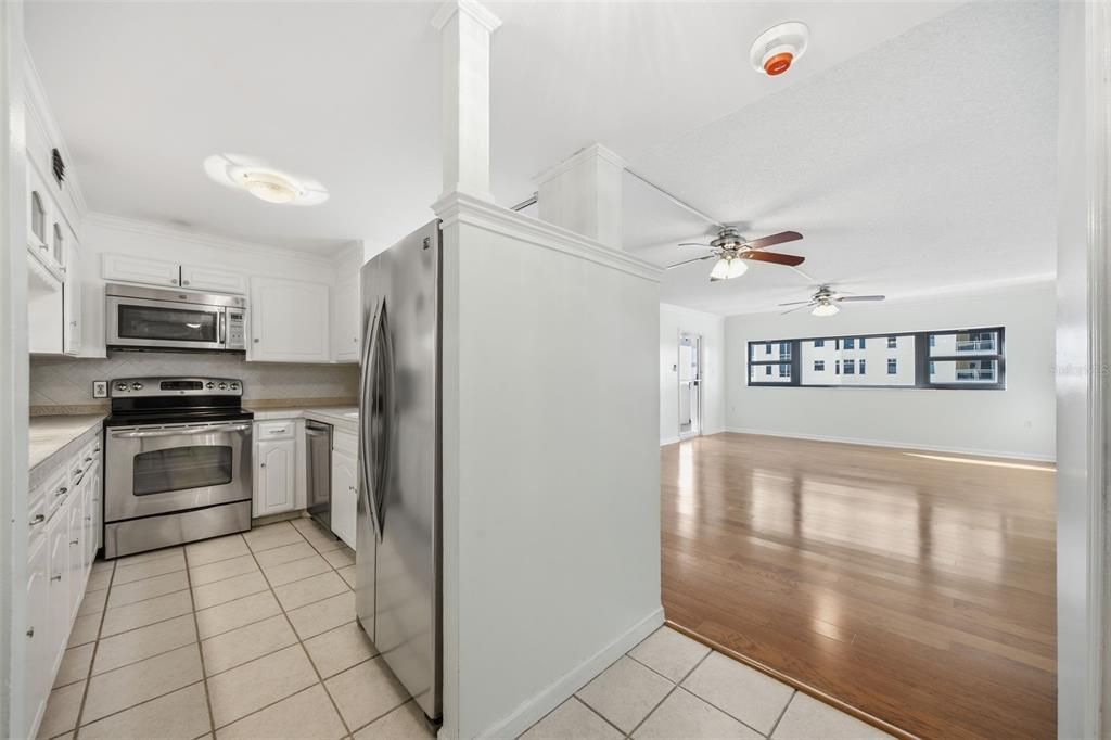 В аренду: $3,200 (2 спален, 2 ванн, 1320 Квадратных фут)