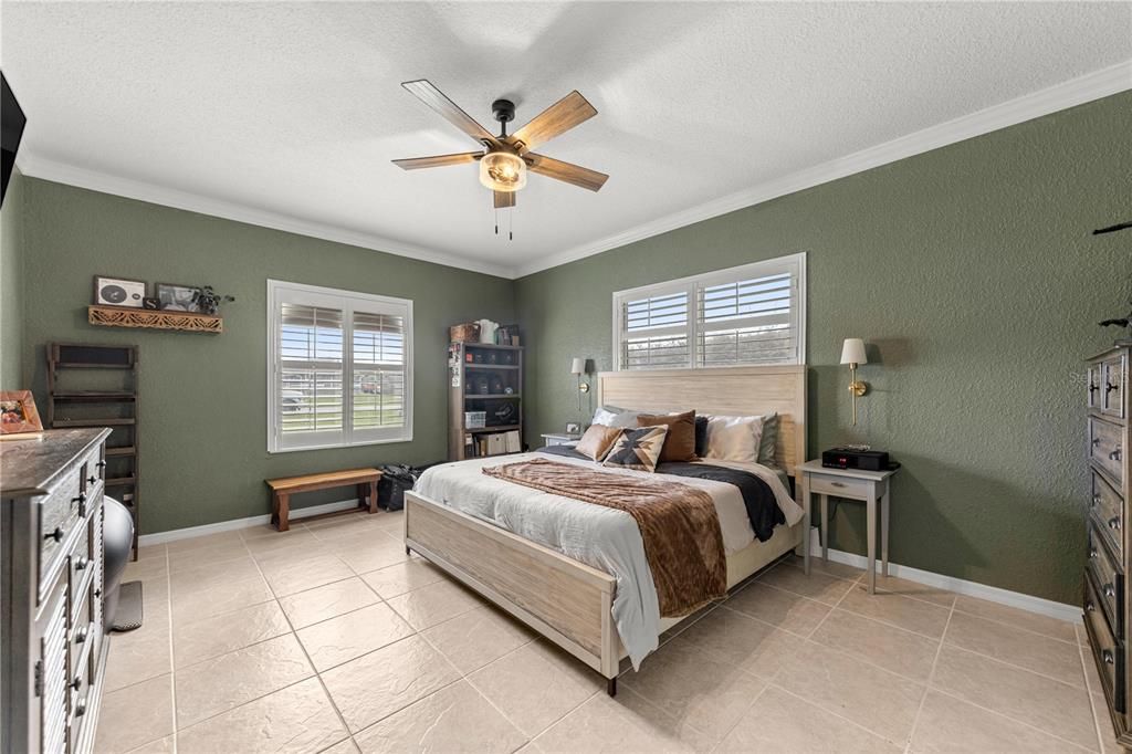 For Sale: $449,500 (3 beds, 2 baths, 2285 Square Feet)