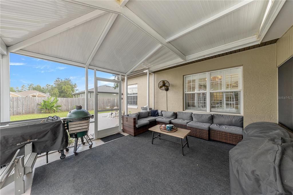 For Sale: $449,500 (3 beds, 2 baths, 2285 Square Feet)