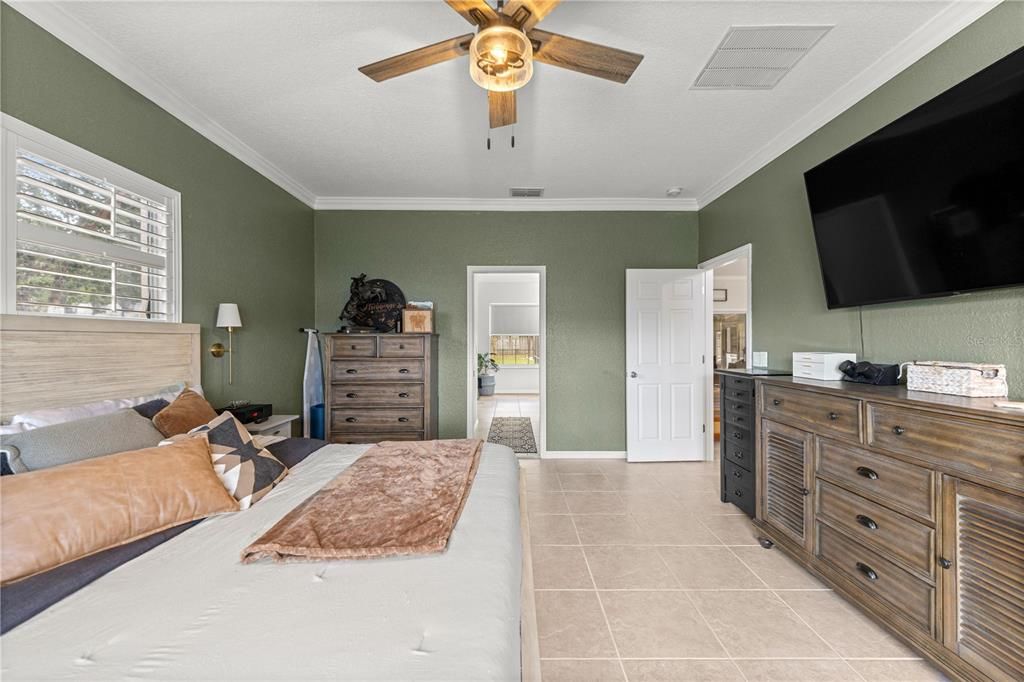 For Sale: $449,500 (3 beds, 2 baths, 2285 Square Feet)